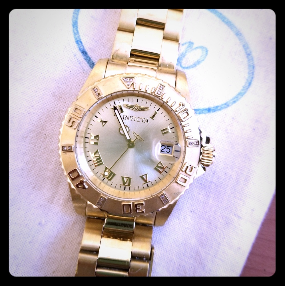 Beautiful gold invicta watch!